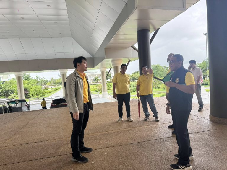 ลงพื้นที่ตรวจรับงานซ่อมแซมหอประชุมศรีวชิรโชติ